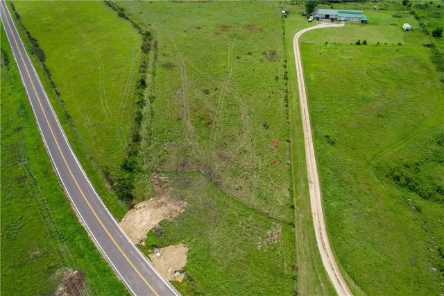 $400,500 | 57 Highway 57, Junction City, KS 66441