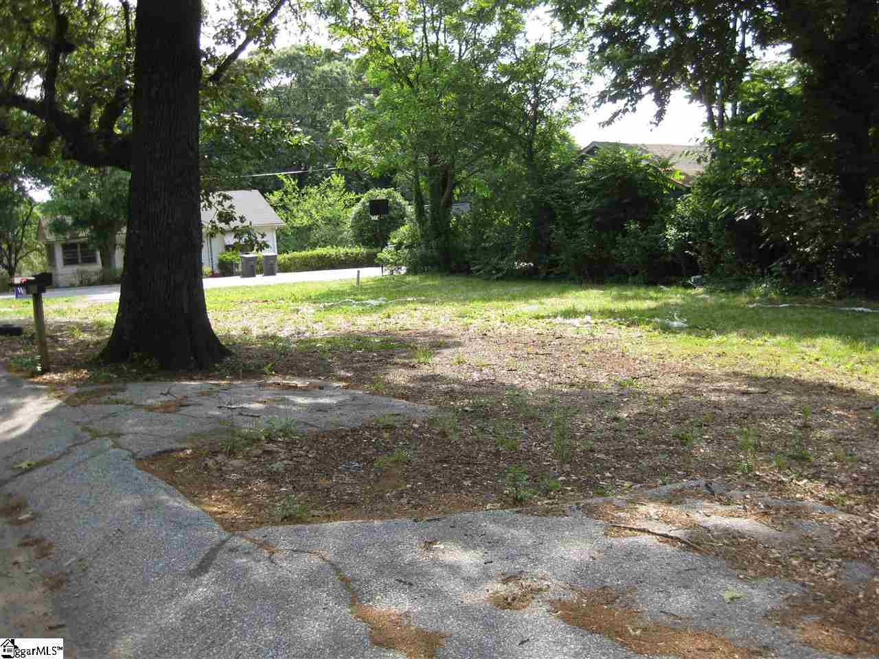 110 Loop Street Greenville, SC 29609 - Photo 5 of 19 Gallery Image 5