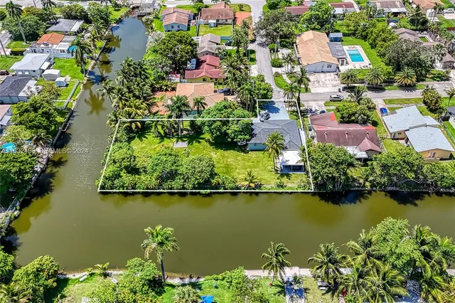 $1,250,000 | 216 Southwest 6th Street, Hallandale Beach, FL 33009