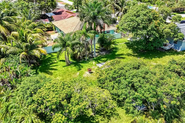 $1,250,000 | 216 Southwest 6th Street, Hallandale Beach, FL 33009