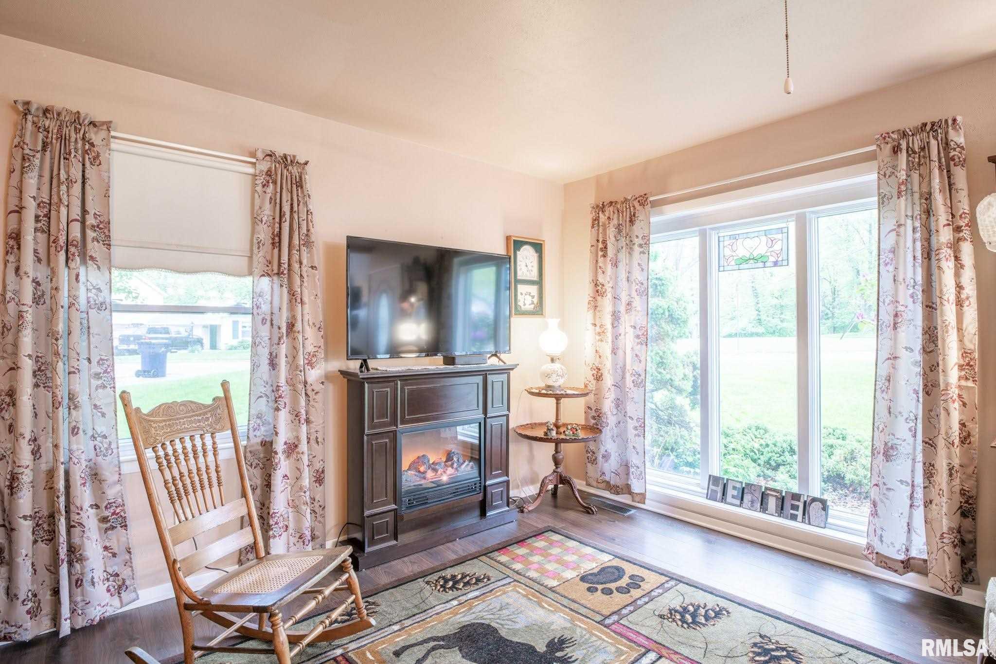 200 Sangamon Road Marquette Heights, IL 61554 - Photo 17 of 37 Gallery Image 17
