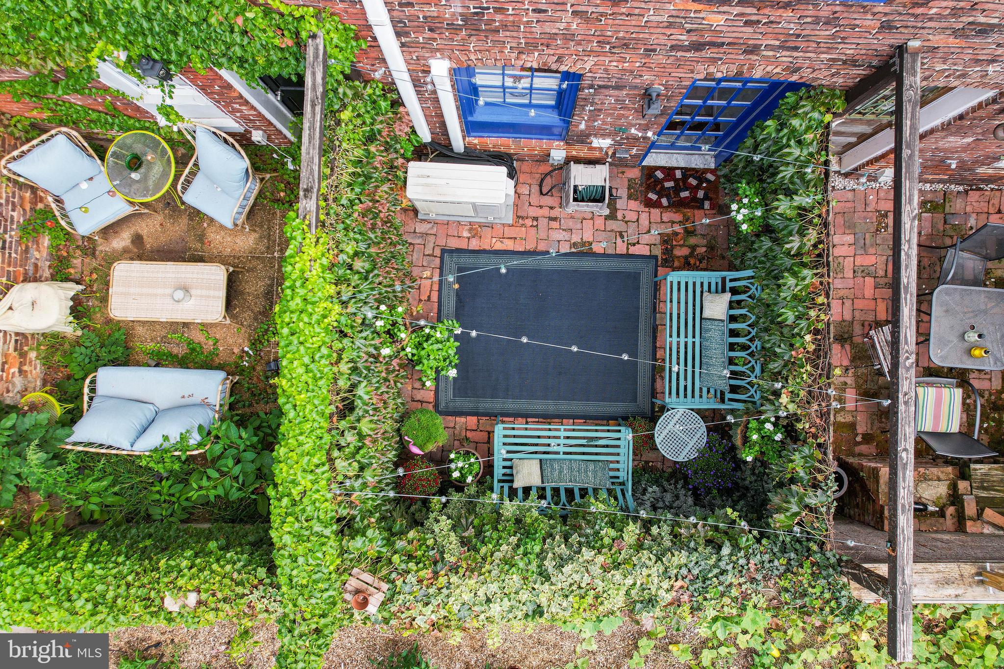 402 South Dallas Street Baltimore, MD 21231 - Photo 31 of 38 Aerial view of rear patio