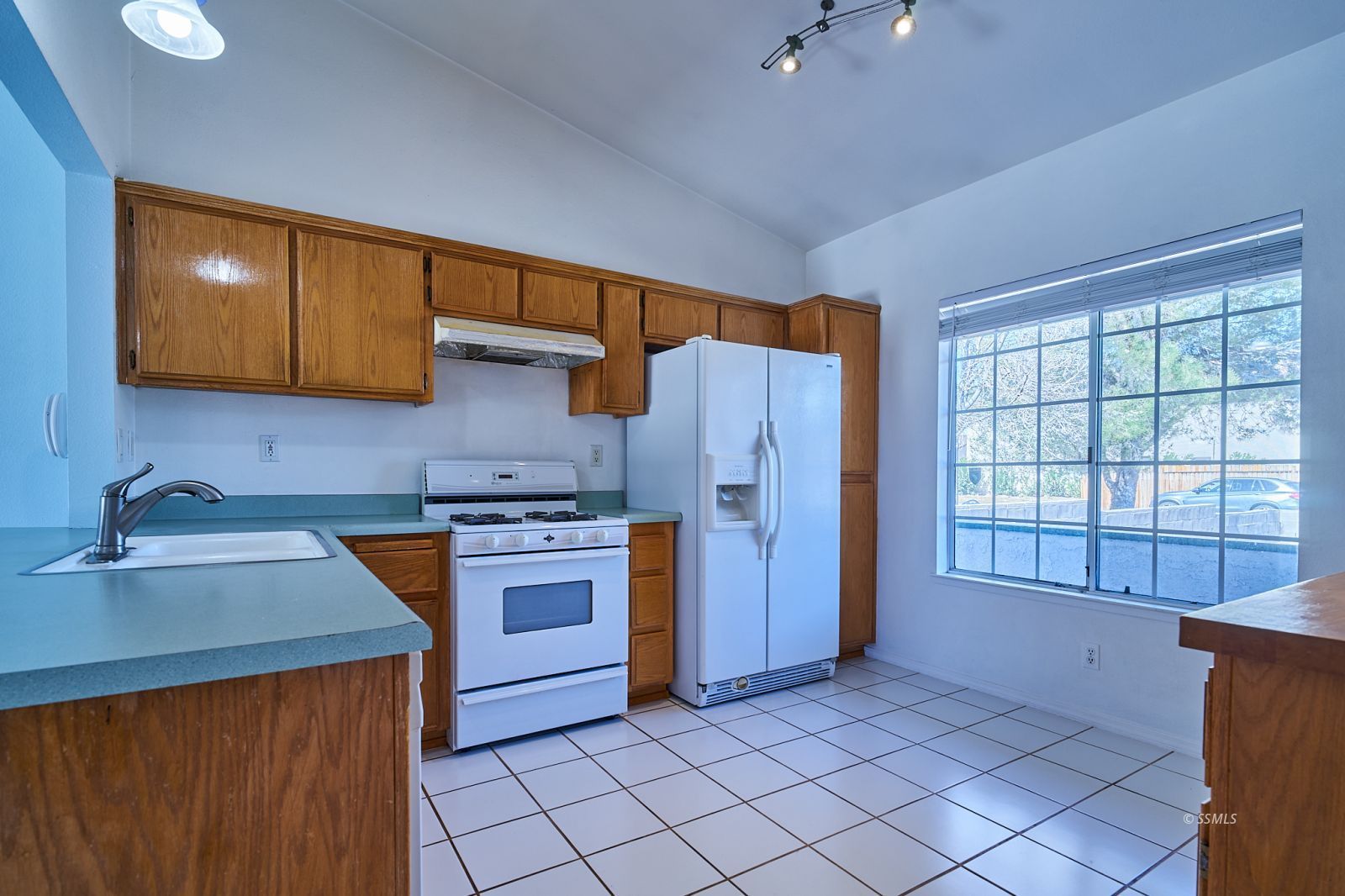 937 West Tamarisk Avenue Ridgecrest, CA 93555 - Photo 13 of 36