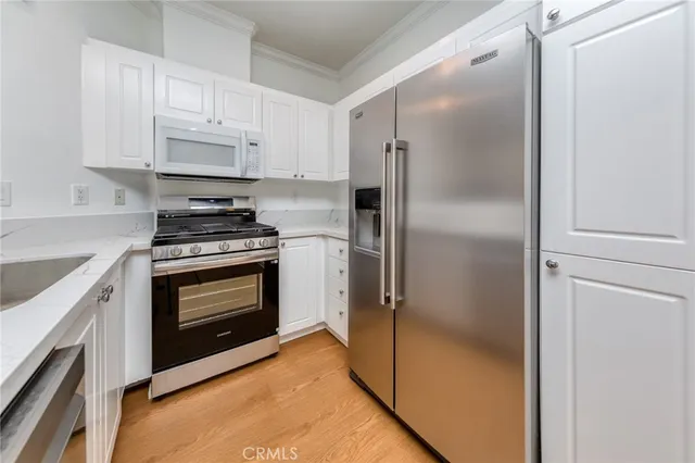 $3,200 | 26970 Hillsborough Parkway, Unit 82, Valencia, CA 91354