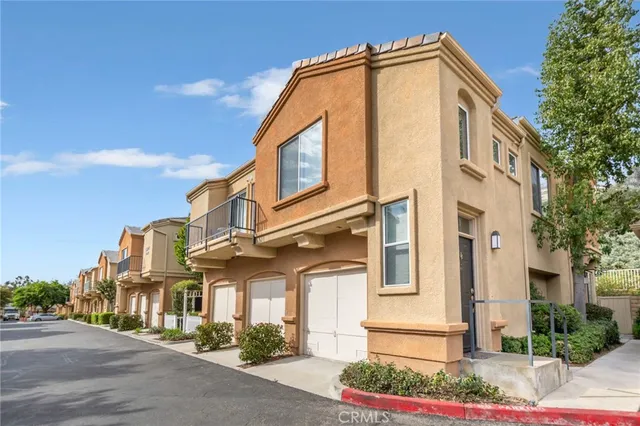 $3,200 | 26970 Hillsborough Parkway, Unit 82, Valencia, CA 91354