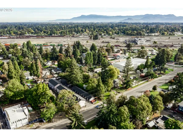 $1,995,000 | 2447 Roosevelt Boulevard, Eugene, OR 97402