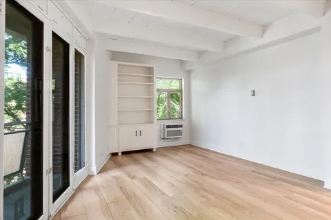 $189,900 | 1860 Sherman Avenue, Unit 7NE, Evanston, IL 60201