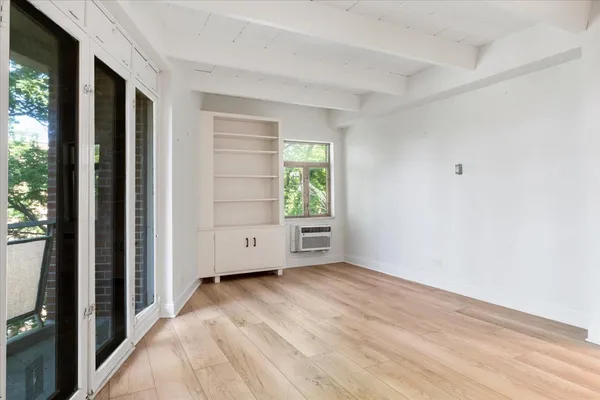 $179,900 | 1860 Sherman Avenue, Unit 7NE, Evanston, IL 60201