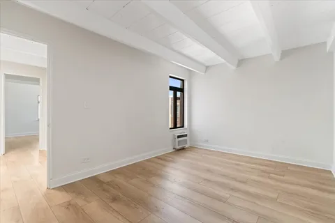 $189,900 | 1860 Sherman Avenue, Unit 7NE, Evanston, IL 60201