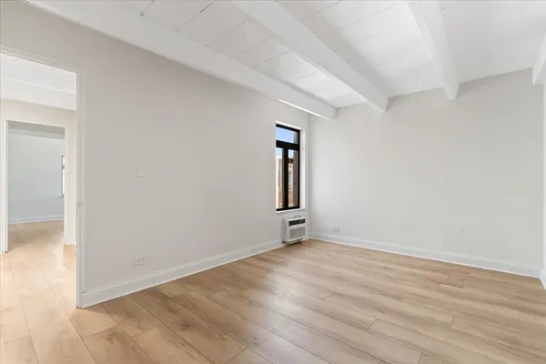 $179,900 | 1860 Sherman Avenue, Unit 7NE, Evanston, IL 60201