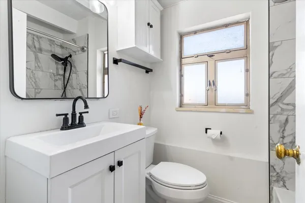 $179,900 | 1860 Sherman Avenue, Unit 7NE, Evanston, IL 60201