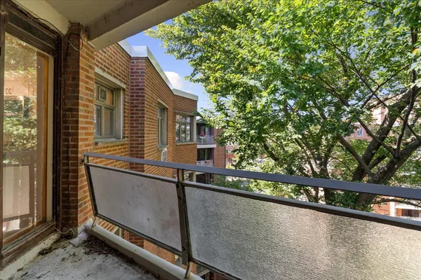 $179,900 | 1860 Sherman Avenue, Unit 7NE, Evanston, IL 60201