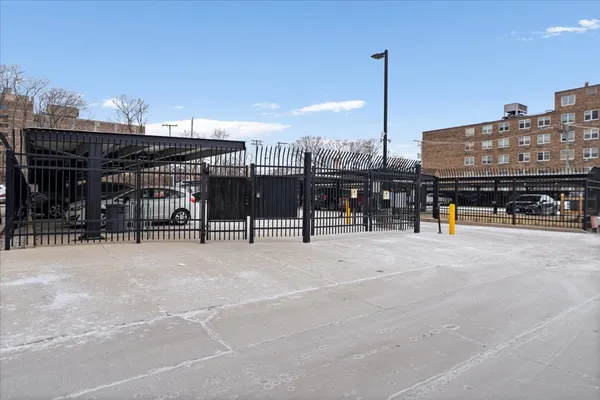 $179,900 | 1860 Sherman Avenue, Unit 7NE, Evanston, IL 60201