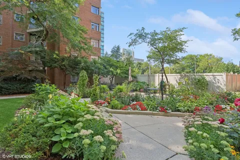 $189,900 | 1860 Sherman Avenue, Unit 7NE, Evanston, IL 60201