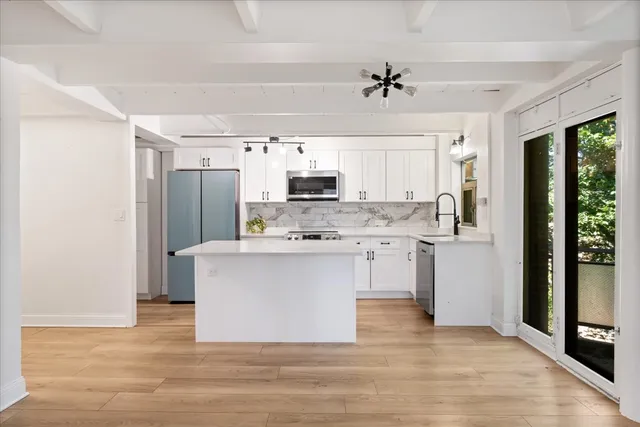 $199,900 | 1860 Sherman Avenue, Unit 7NE, Evanston, IL 60201