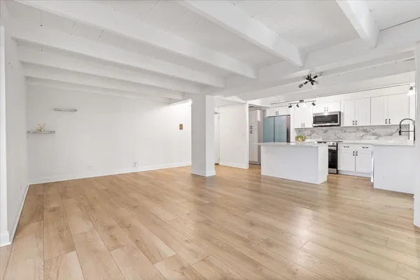 $179,900 | 1860 Sherman Avenue, Unit 7NE, Evanston, IL 60201
