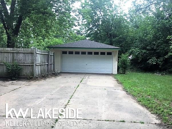 2511 Hessel Avenue Rochester, MI 48307 - Photo 9 of 12 31326608-8.JPG