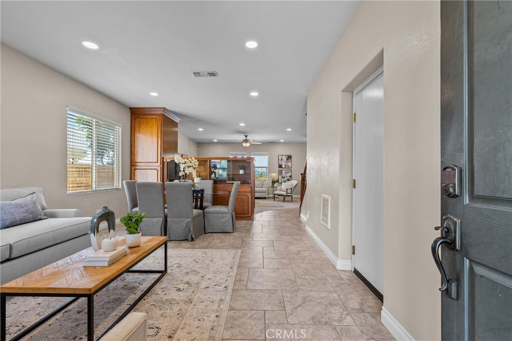 29908 Shadow Castaic, CA 91384 - Photo 7 of 68