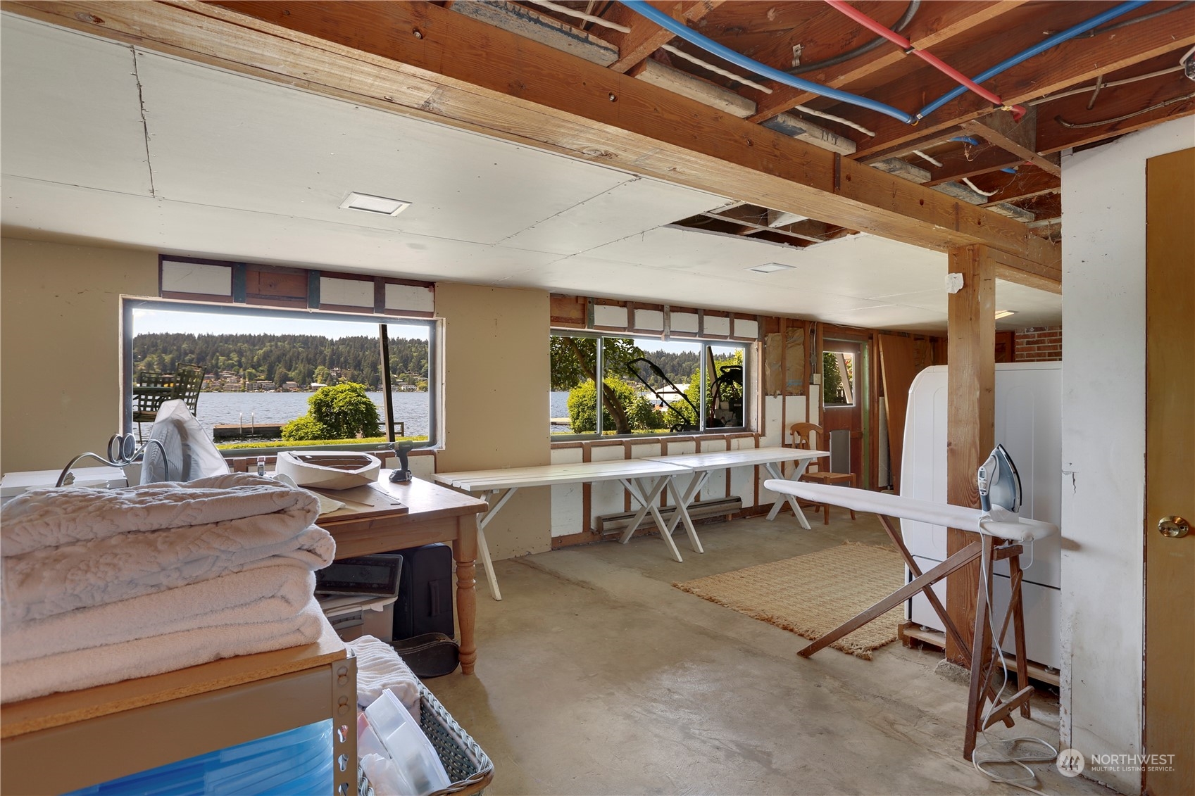 7005 Ripley Ln S East Renton, WA 98056 - Photo 25 of 35 a room with lots of table chair