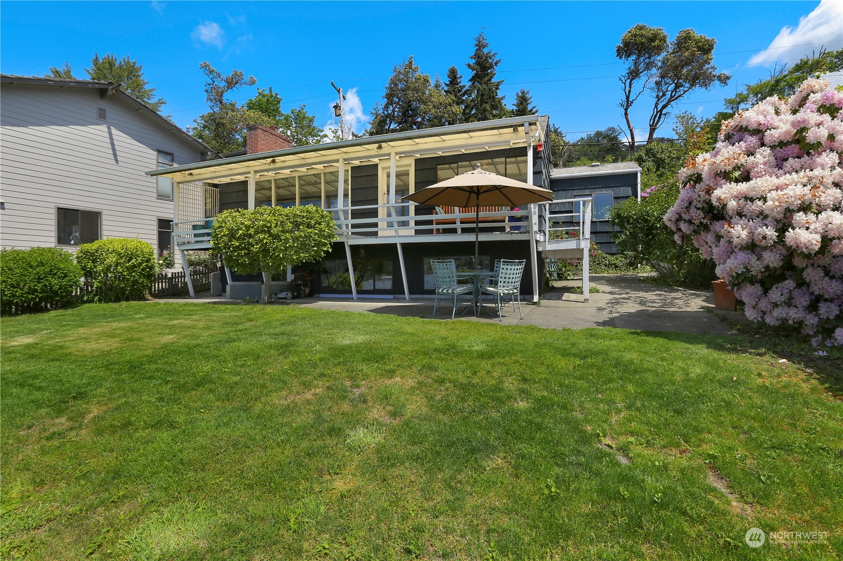 7005 Ripley Ln S East Renton, WA 98056 - Photo 30 of 35 front view of a house with a yard
