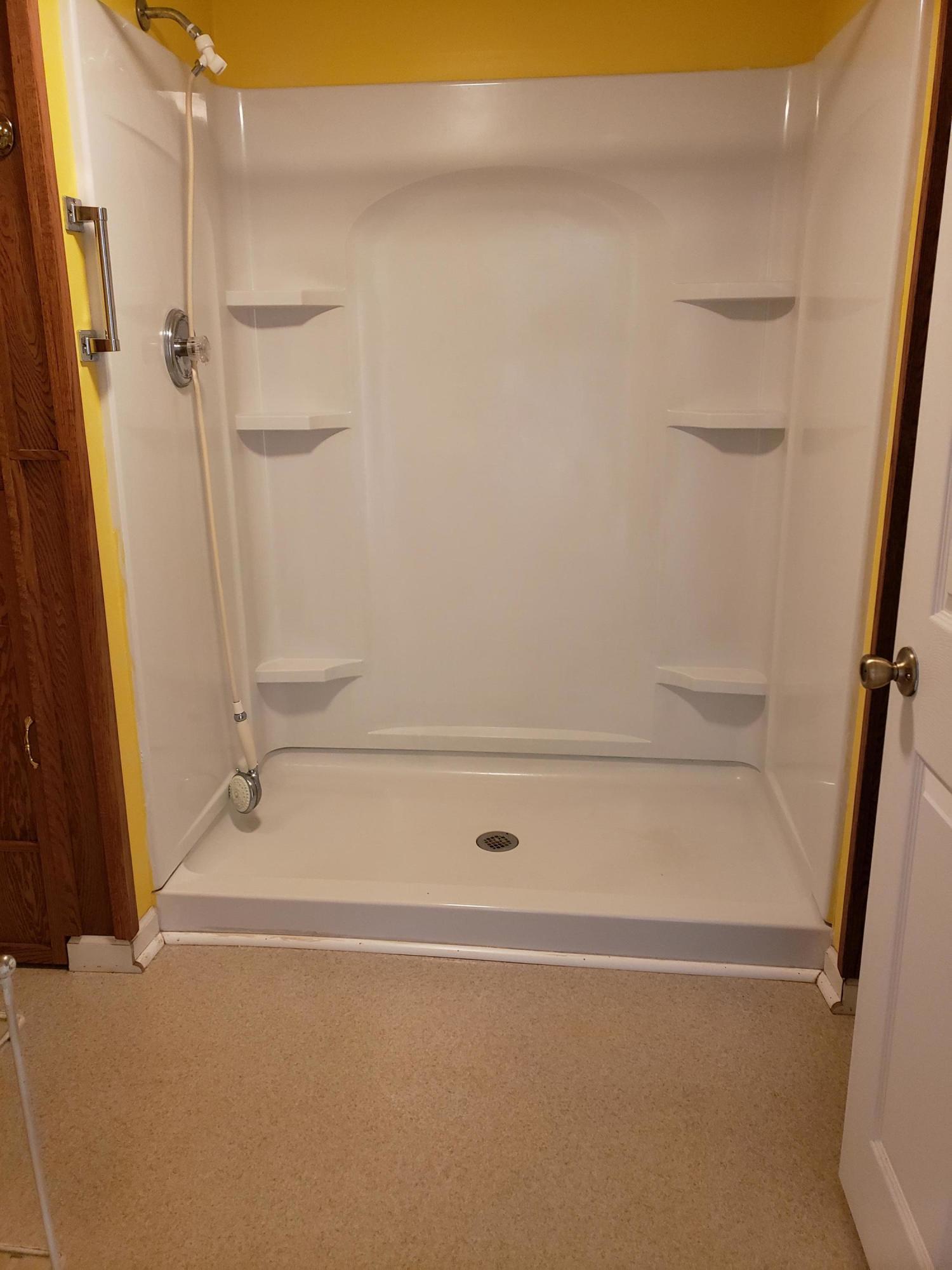 3529 Old Forge Road Rocky Mount, VA 24151 - Photo 8 of 14 a bathroom with a bathtub