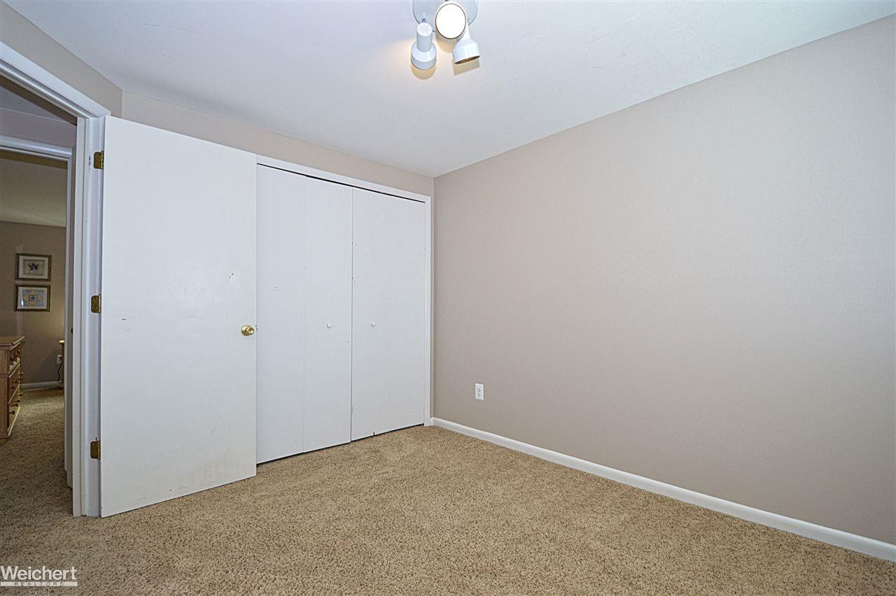 105 Arlington Drive Rochester, MI 48307 - Photo 48 of 68 31311941-47.JPG
