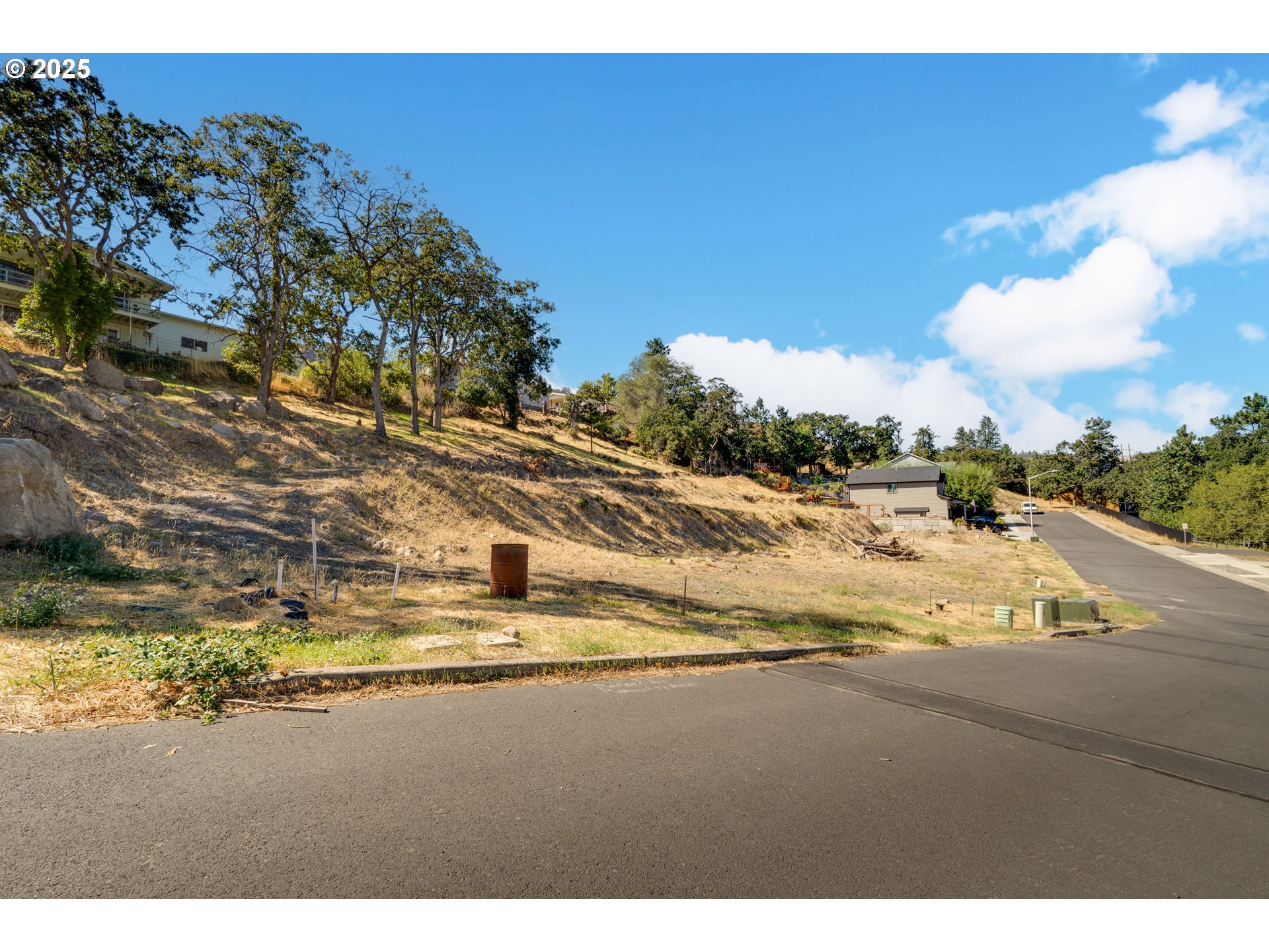 2316 West 12th Street, Unit 2 The Dalles, OR 97058 - Photo 2 of 9