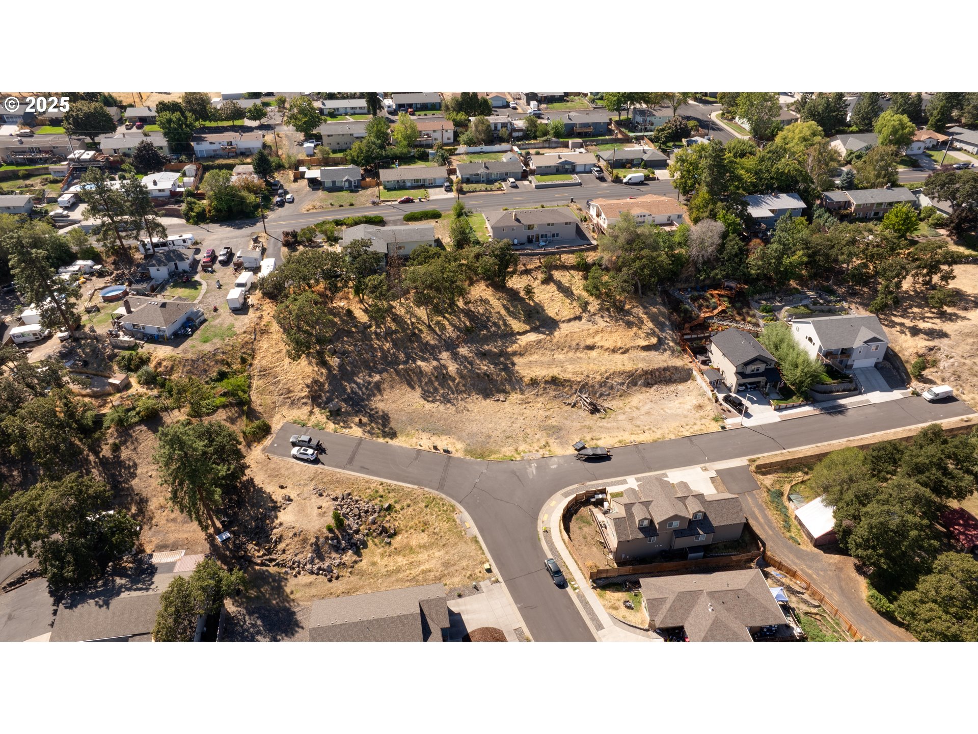 2316 West 12th Street, Unit 2 The Dalles, OR 97058 - Photo 3 of 9