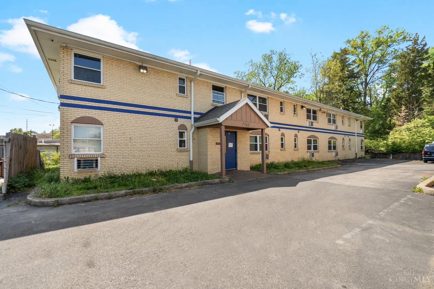 7751 Reading Road Cincinnati, OH 45237 - Photo 8 of 15