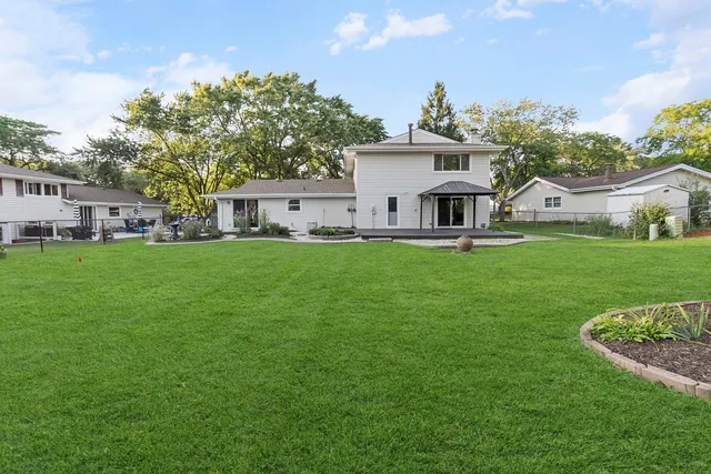 $619,900 | 305 Williams Drive, Schaumburg, IL 60193