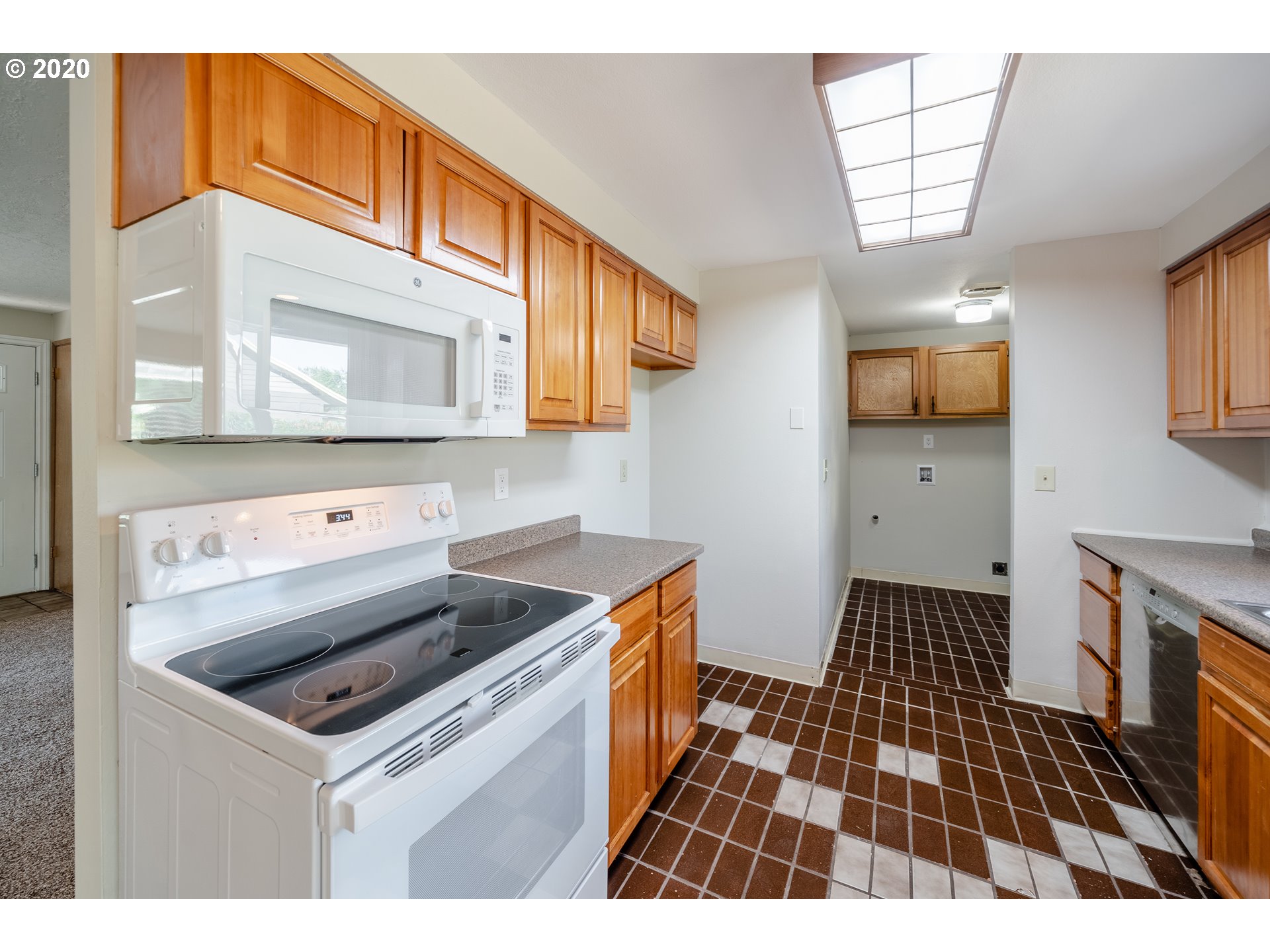 3520 Northeast View Avenue Gresham, OR 97030 - Photo 11 of 32
