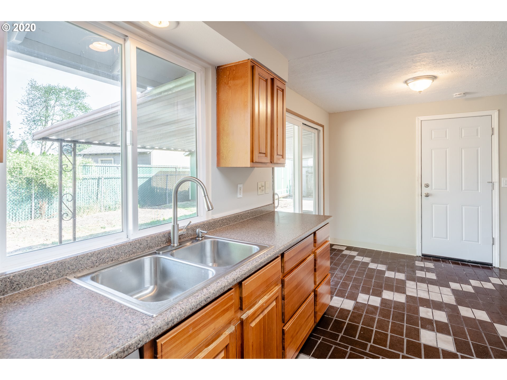 3520 Northeast View Avenue Gresham, OR 97030 - Photo 13 of 32