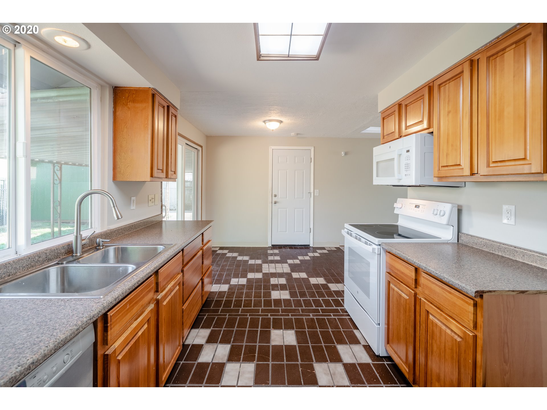 3520 Northeast View Avenue Gresham, OR 97030 - Photo 14 of 32