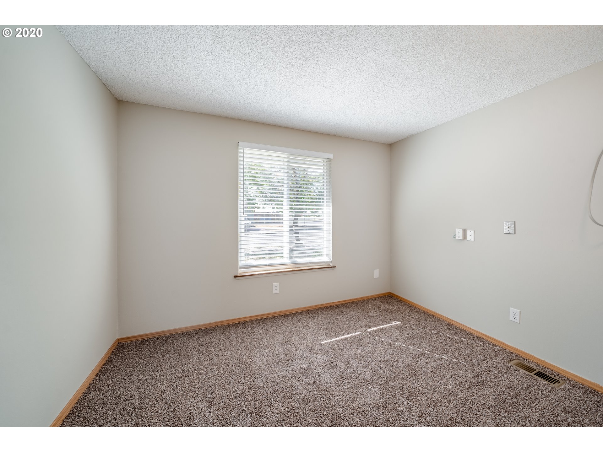 3520 Northeast View Avenue Gresham, OR 97030 - Photo 20 of 32