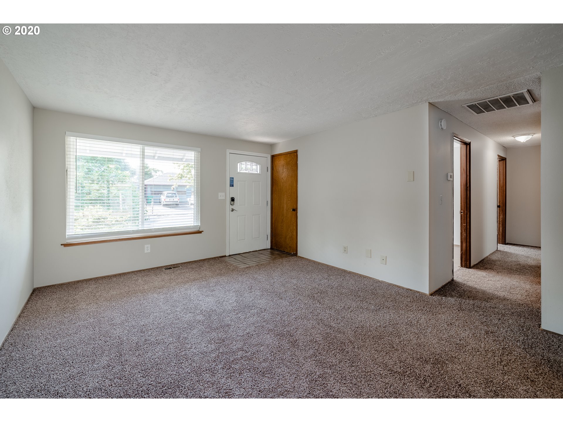 3520 Northeast View Avenue Gresham, OR 97030 - Photo 5 of 32
