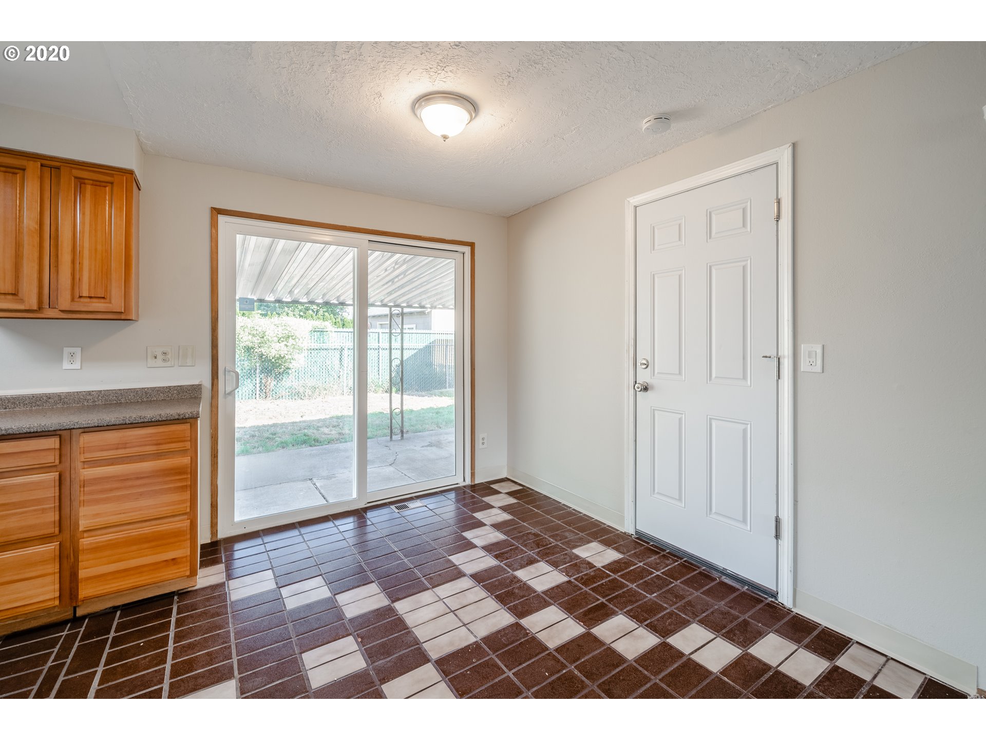 3520 Northeast View Avenue Gresham, OR 97030 - Photo 8 of 32