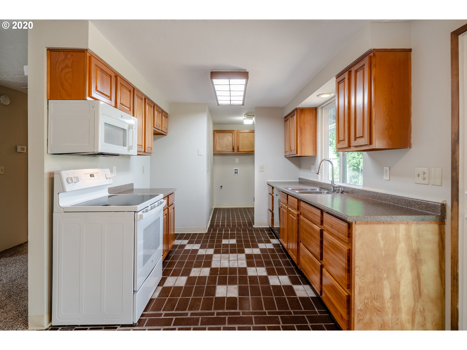 3520 Northeast View Avenue Gresham, OR 97030 - Photo 10 of 32