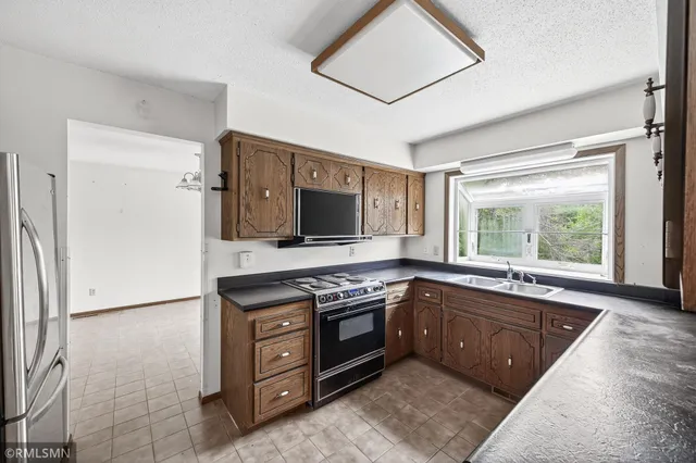 $391,000 | 6518 West River Road, Brooklyn Center, MN 55430