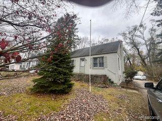 21202 Berg Road Southfield, MI 48033 - Photo 2 of 20