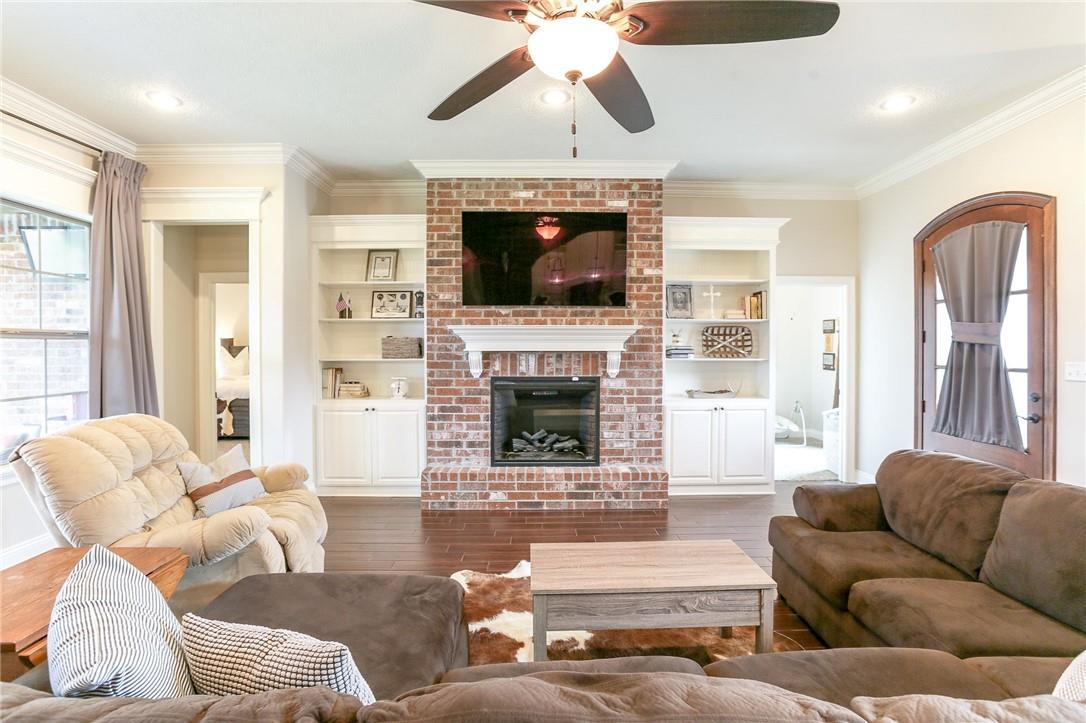 614 Cedar Ridge Street Iowa, LA 70647 - Photo 4 of 29 Gallery Image 4