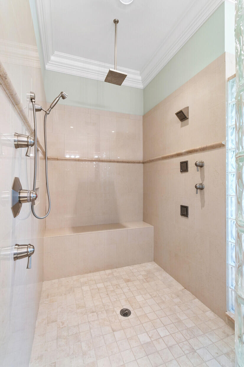 54 Watroo Point Charleston, SC 29492 - Photo 43 of 66 2nd Floor Primary Bathroom