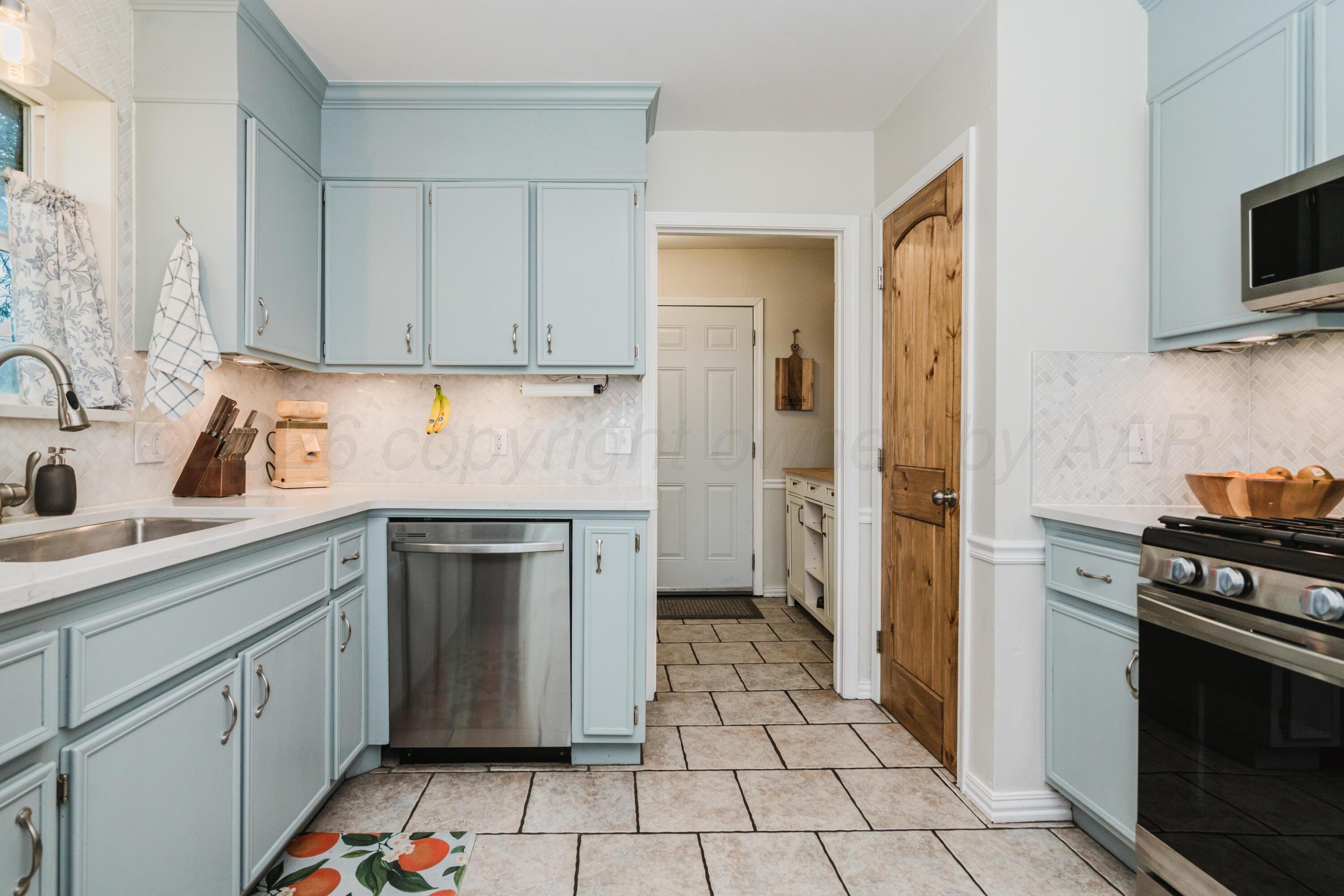 7302 Holyoke Trail Amarillo, TX 79121 - Photo 13 of 40 Kitchen