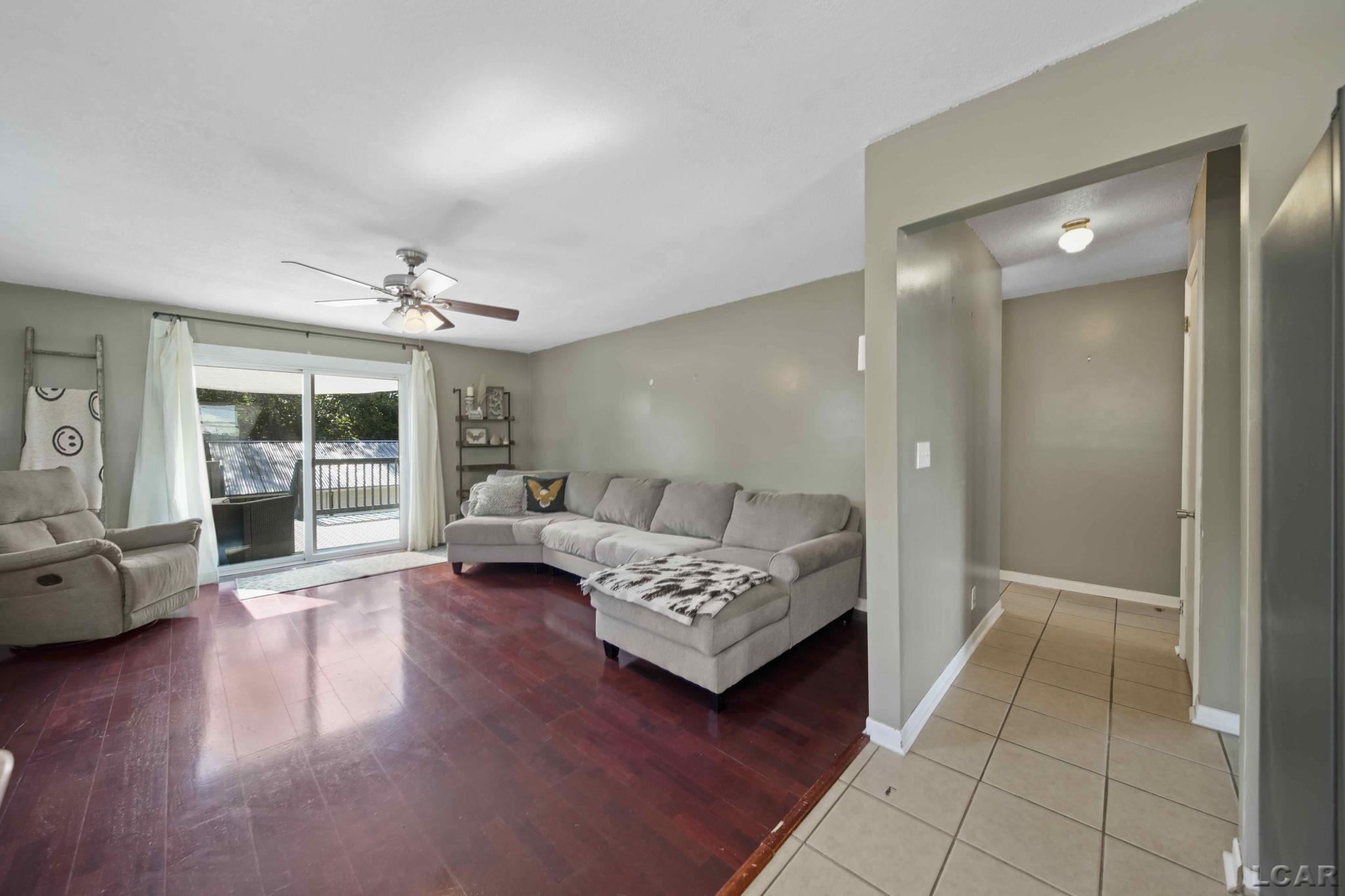 921 Addison Street Adrian, MI 49221 - Photo 6 of 37 50148876-820f3ad2-103f-40f8-abb6-58df0a2f6ae4.JPG