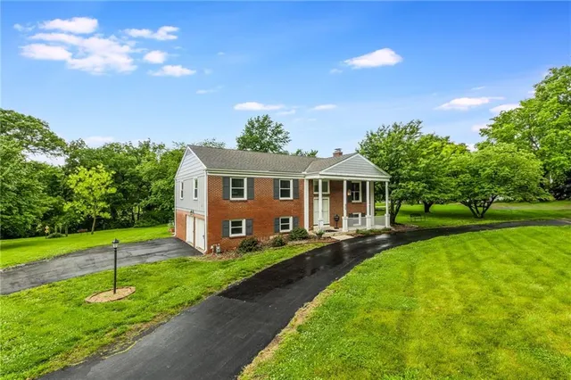 $495,000 | 8726 West 104th Street, Overland Park, KS 66212