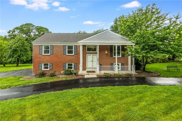 $495,000 | 8726 West 104th Street, Overland Park, KS 66212