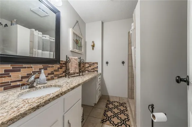 $495,000 | 8726 West 104th Street, Overland Park, KS 66212