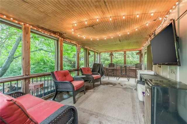 $495,000 | 8726 West 104th Street, Overland Park, KS 66212