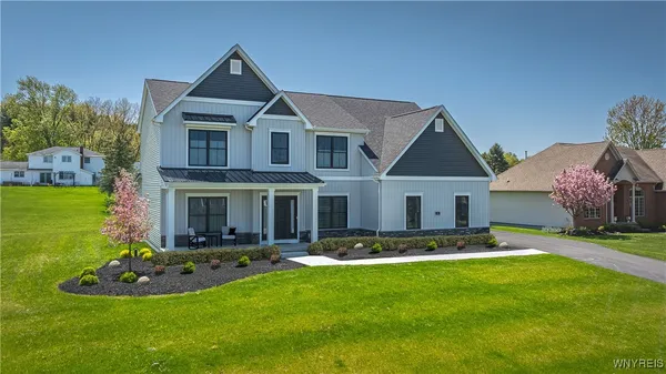 $777,500 | 3947 Wheatfield Crossing, North Tonawanda, NY 14120