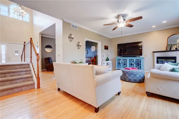 $499,900 | 109 Whistlers Cove Lane, Greece, NY 14612