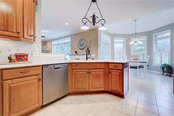 $499,900 | 109 Whistlers Cove Lane, Greece, NY 14612